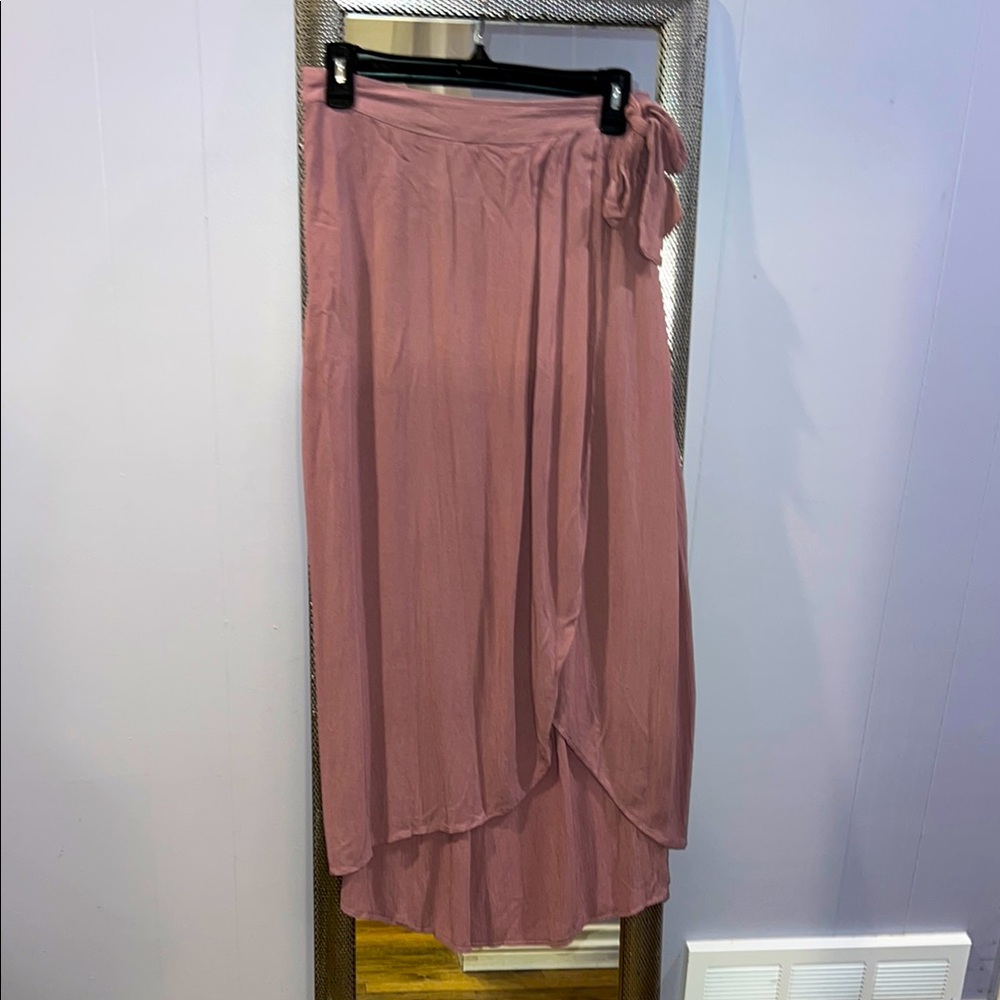 Nwot*
Sonoma “SO” Faux Wrap Midi Skirt